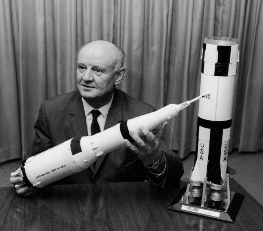 Dịch Vụ Thám Tử Tư X