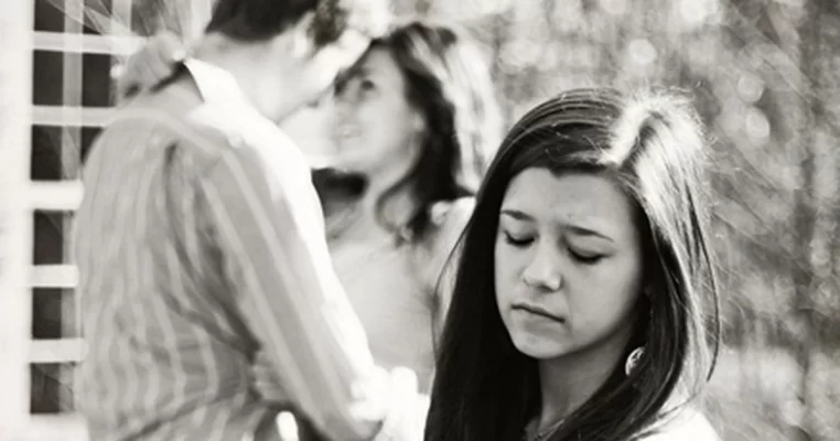 Có nên tiếp tục quen với đàn ông có vợ?