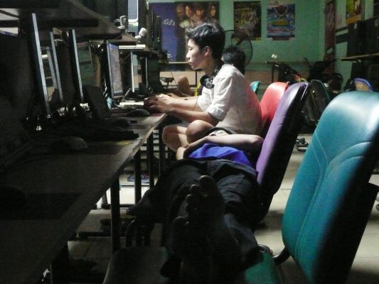 Thiếu gia nghiện game và căn phòng VIP bí ẩn